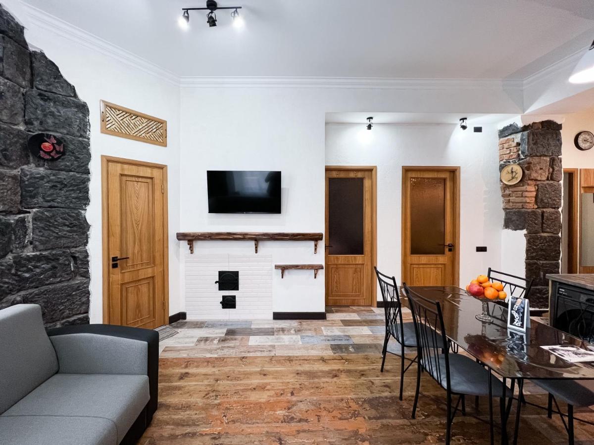 Aros Apartment Gjoumri Kültér fotó